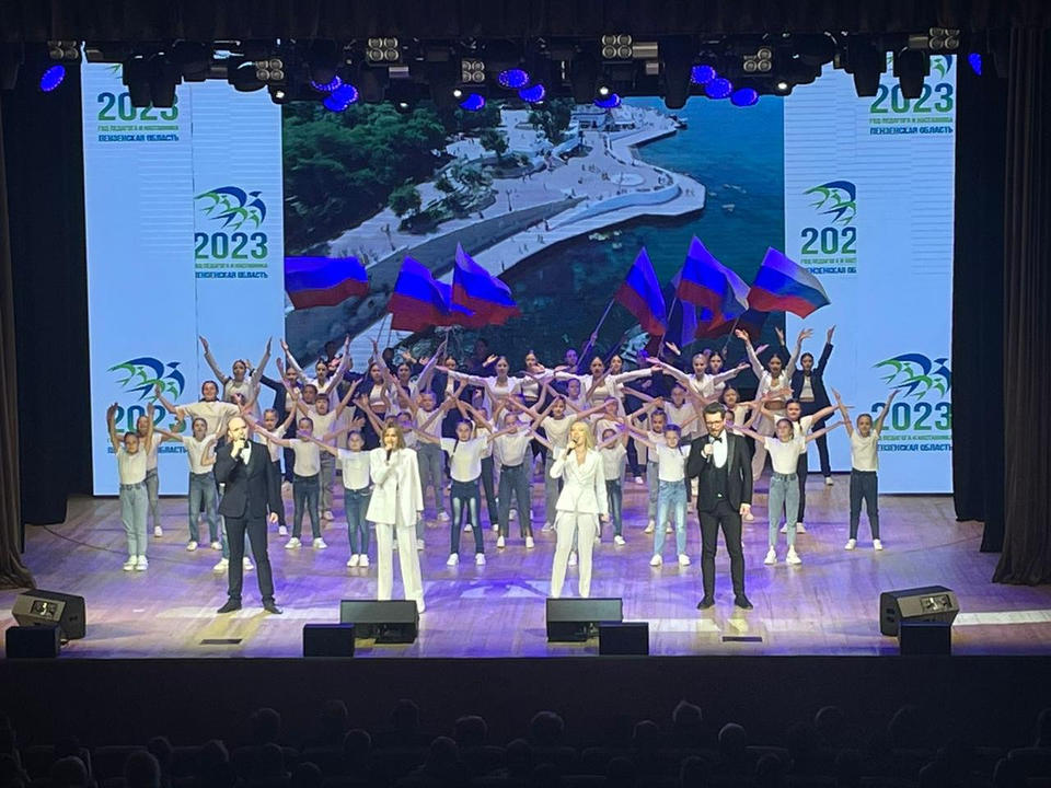 Артисты «Пензаконцерта» выступили в ЦКР «Дом офицеров» Артисты «Пензаконцерта» выступили в ЦКР «Дом офицеров»